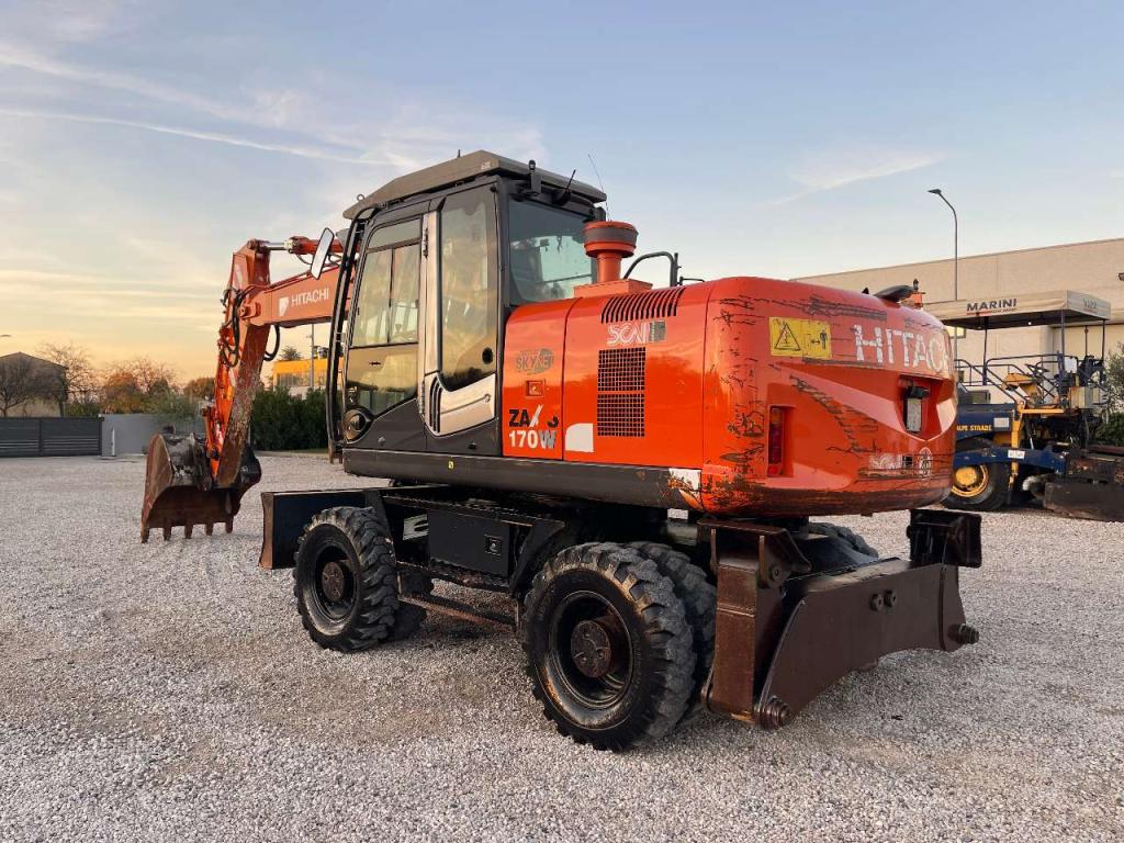 Hitachi ZAXIS 170W Foto 1