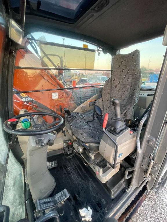 Hitachi ZAXIS 170W Foto 13