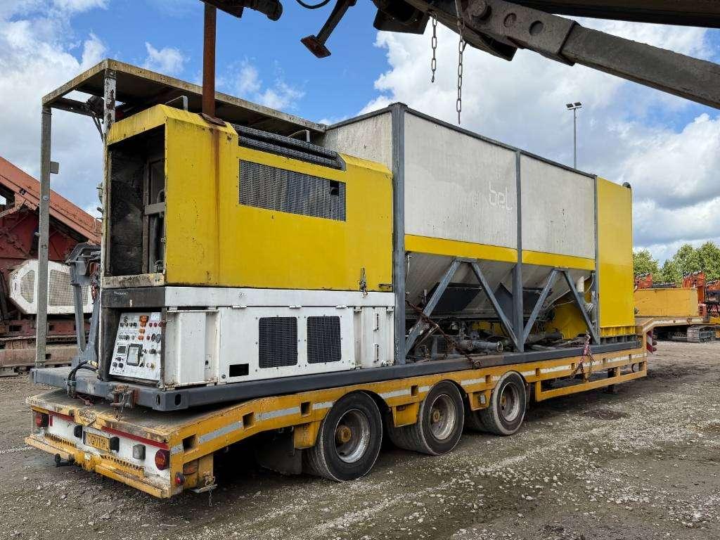 Wirtgen WM400 + Broshuis Trailer - Menginstallatie Foto 4