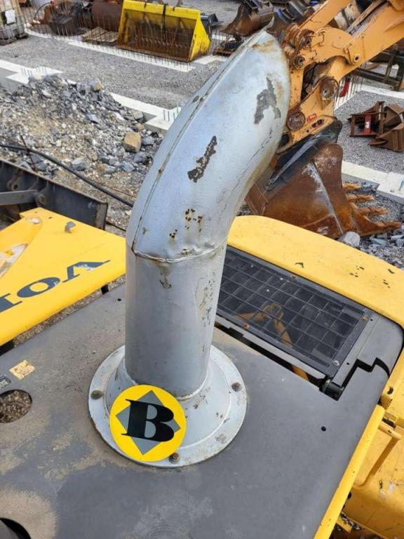 Volvo exhaust pipe 11148403 for Volvo loaders Foto 1