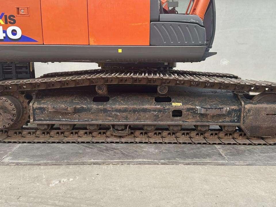 Hitachi ZX240N-3 Foto 4
