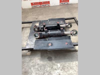 Pistone lama frontale per Hitachi ZX135US-7 in vendita da Massucco T. Srl Area Ricambi