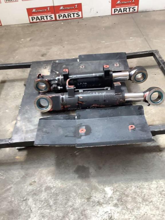 Pistone lama frontale per Hitachi ZX135US-7 Foto 1