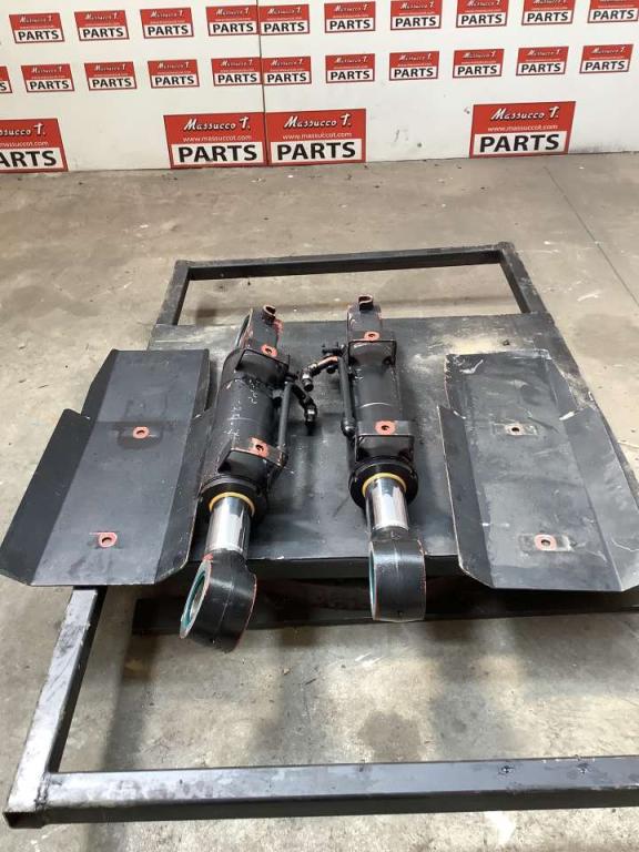 Pistone lama frontale per Hitachi ZX135US-7 Foto 2