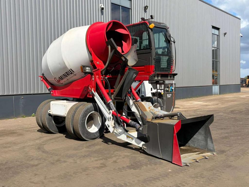Minrui 4M3 Self Loading Concrete Mixer 4x4 Foto 11