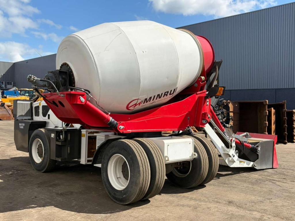 Minrui 4M3 Self Loading Concrete Mixer 4x4 Foto 14