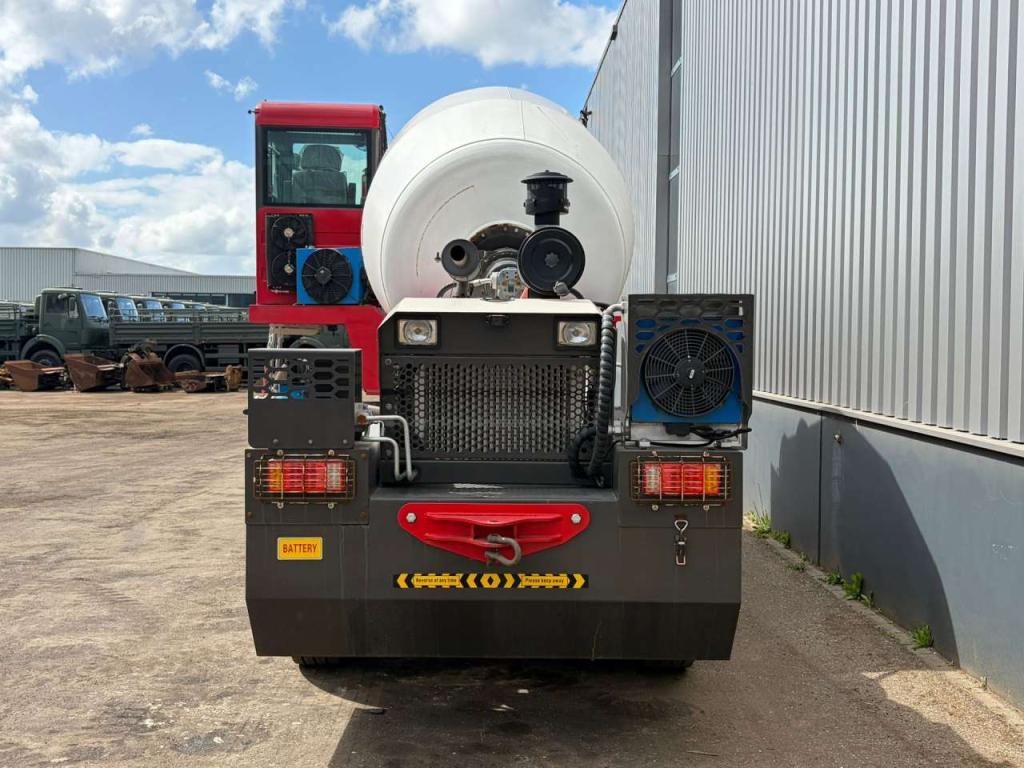 Minrui 4M3 Self Loading Concrete Mixer 4x4 Foto 4