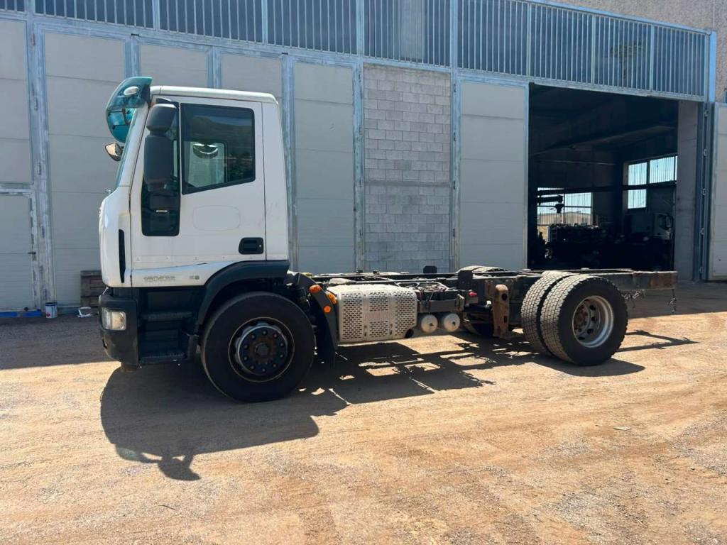 Iveco EUROCARGO 180E32 Foto 18