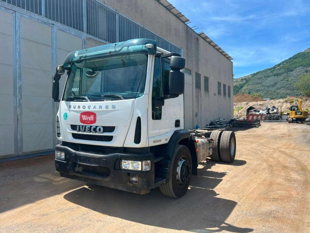 Iveco EUROCARGO 180E32 Foto 2