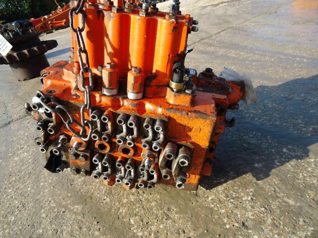 Distributore idraulico per Fiat Hitachi FH200 Foto 1