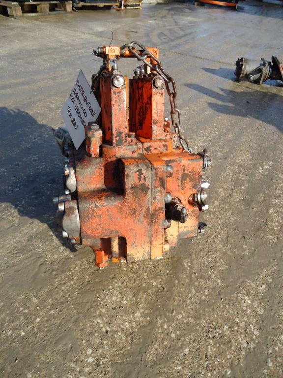 Distributore idraulico per Fiat Hitachi FH200 Foto 2