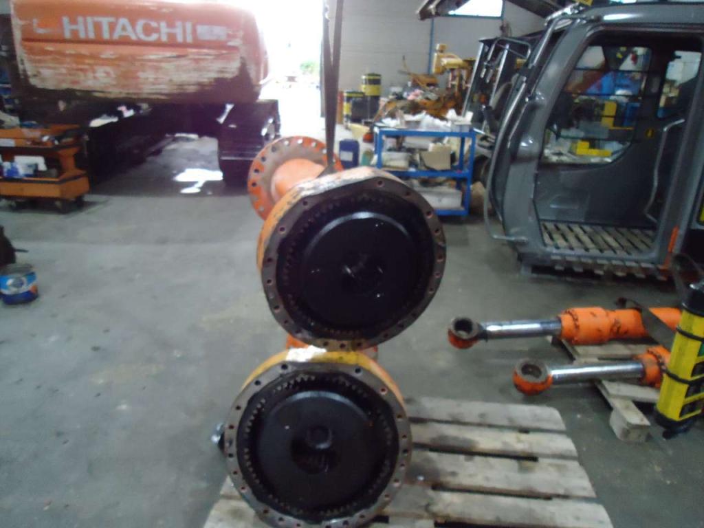 Assale posteriore per Fiat Kobelco - Fiat Hitachi W270 Foto 13