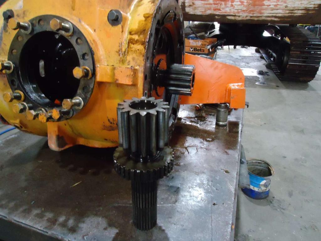 Assale posteriore per Fiat Kobelco - Fiat Hitachi W270 Foto 9