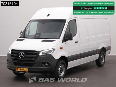 Mercedes-Benz Sprinter 317 CDI Automaat L2H2 LED Nwste model BPM vrij! MBUX Camera Airco Cruise RWD L2 Airco Crui in vendita da BAS World B.V.