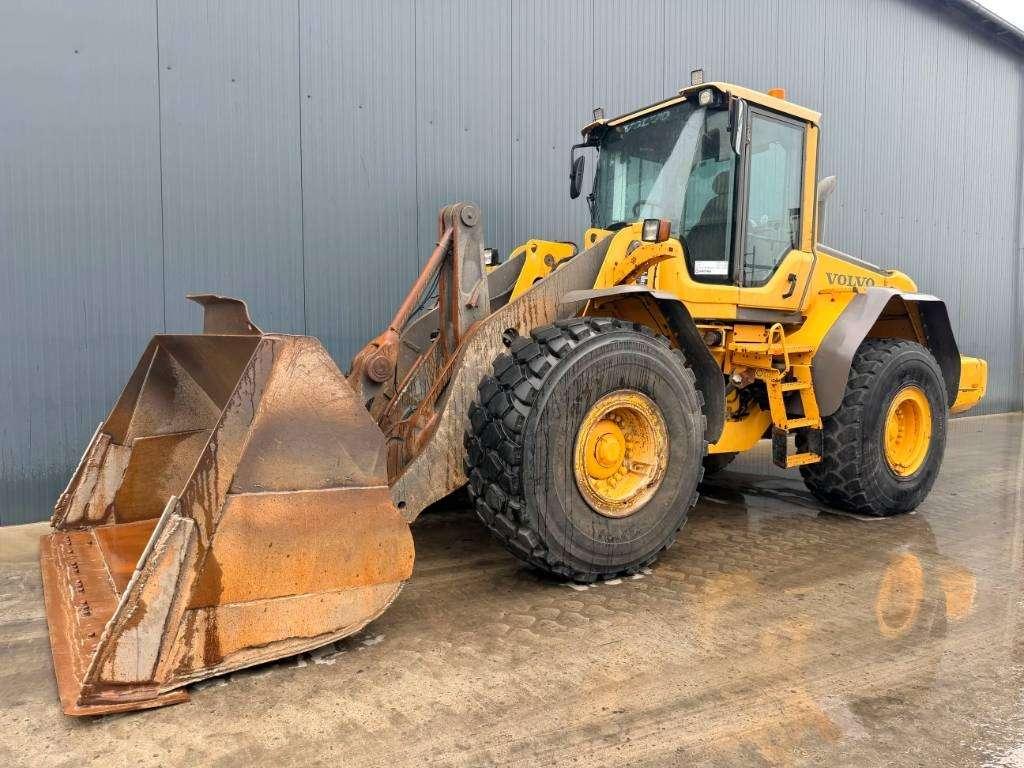 Volvo L120F Foto 1
