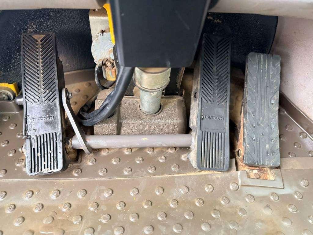 Volvo L120F Foto 24