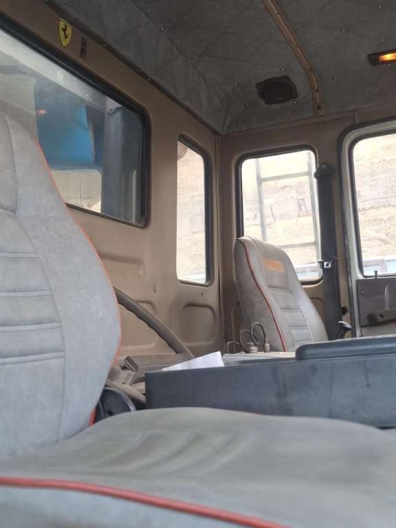Iveco 330-30 Foto 6
