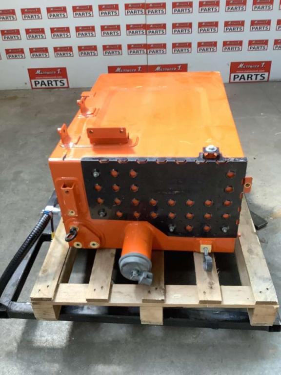 Serbatoio gasolio per Hitachi ZX135US-7 Foto 4