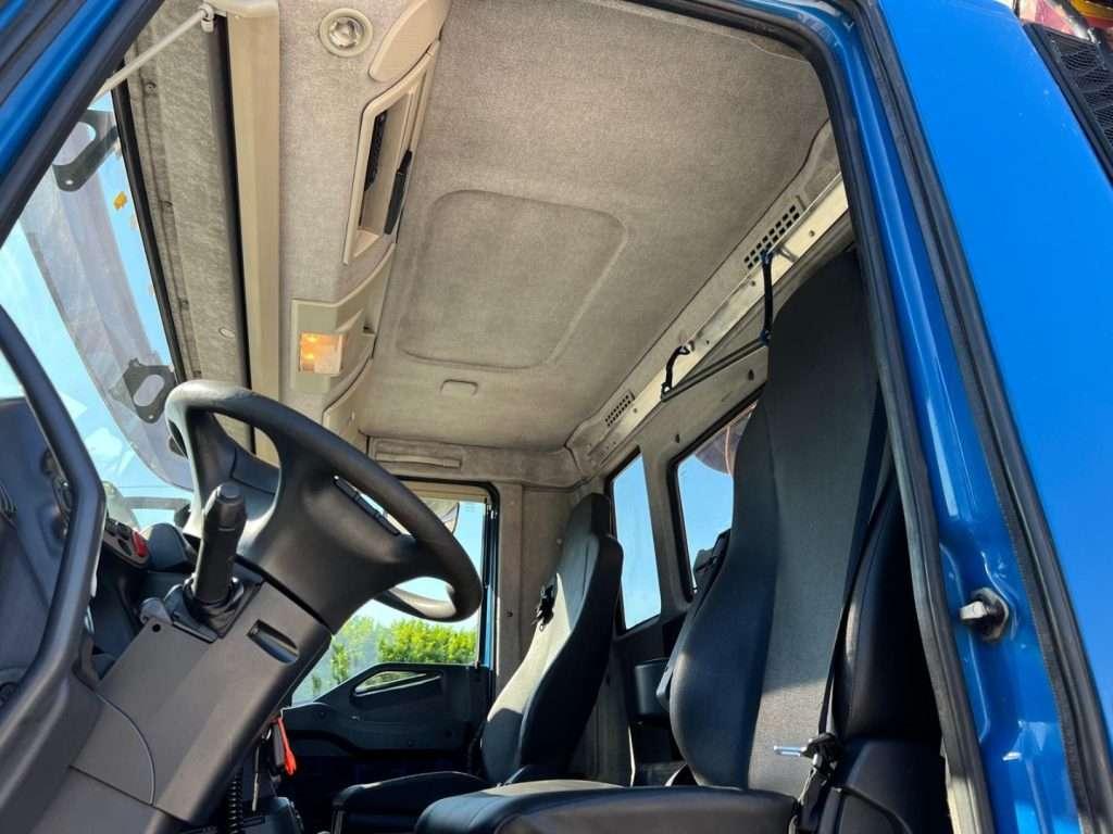 Iveco STRALIS 260.450 SCARRABILE CON GRU Foto 12