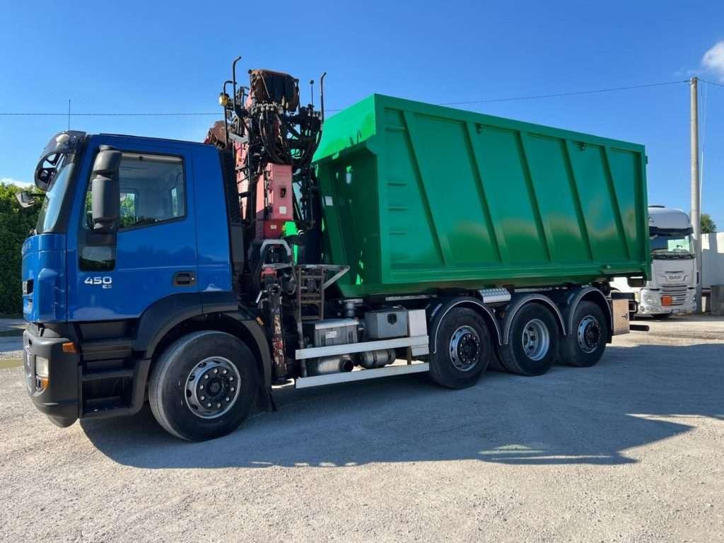 Iveco STRALIS 260.450 SCARRABILE CON GRU Foto 2