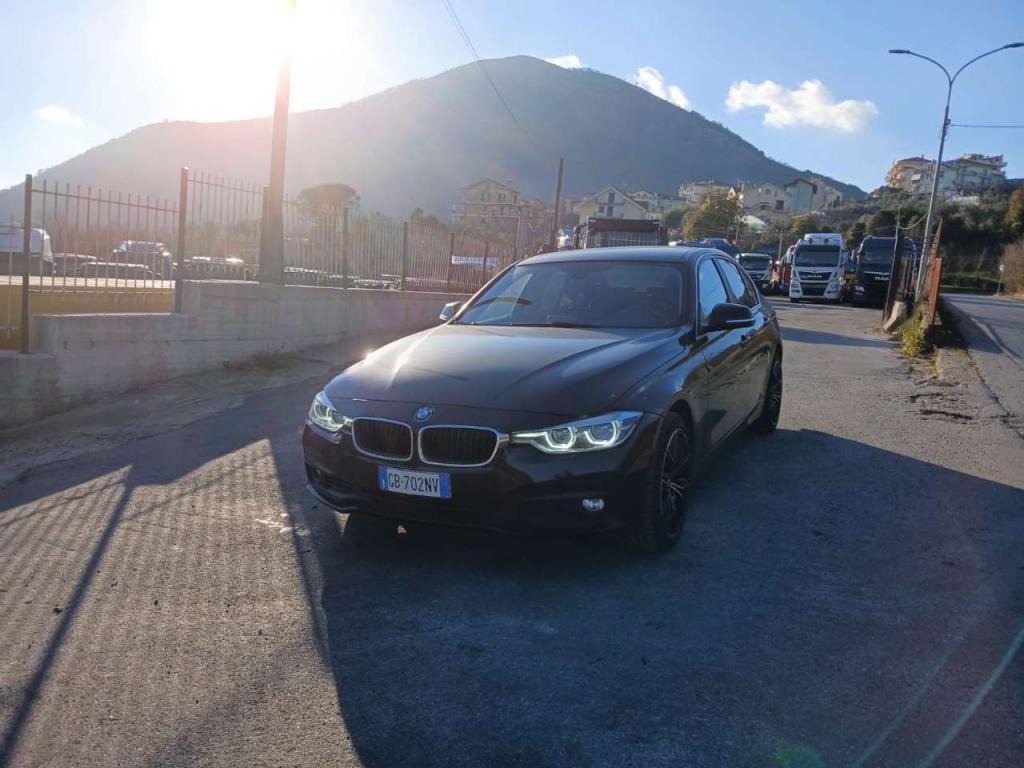 BMW SERIE 3 MODELLO 320D Foto 15