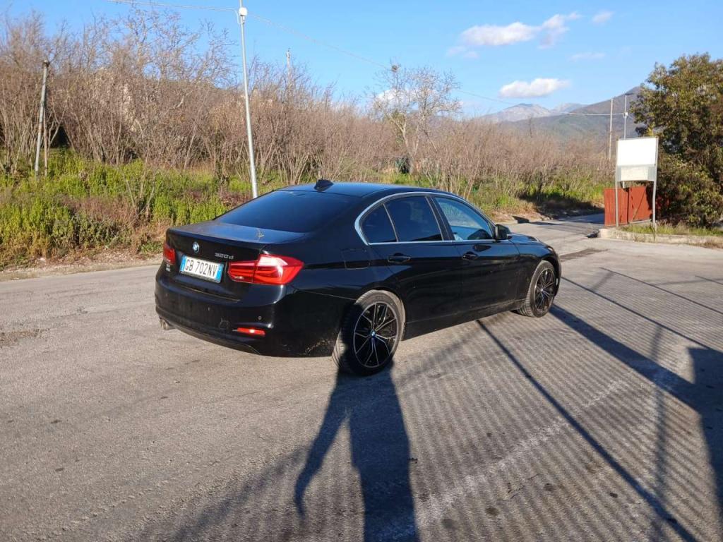 BMW SERIE 3 MODELLO 320D Foto 2