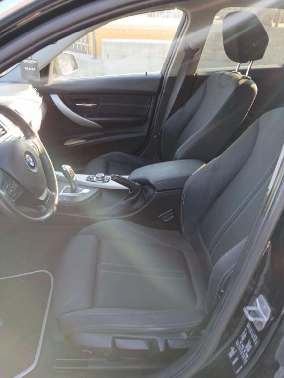 BMW SERIE 3 MODELLO 320D Foto 27