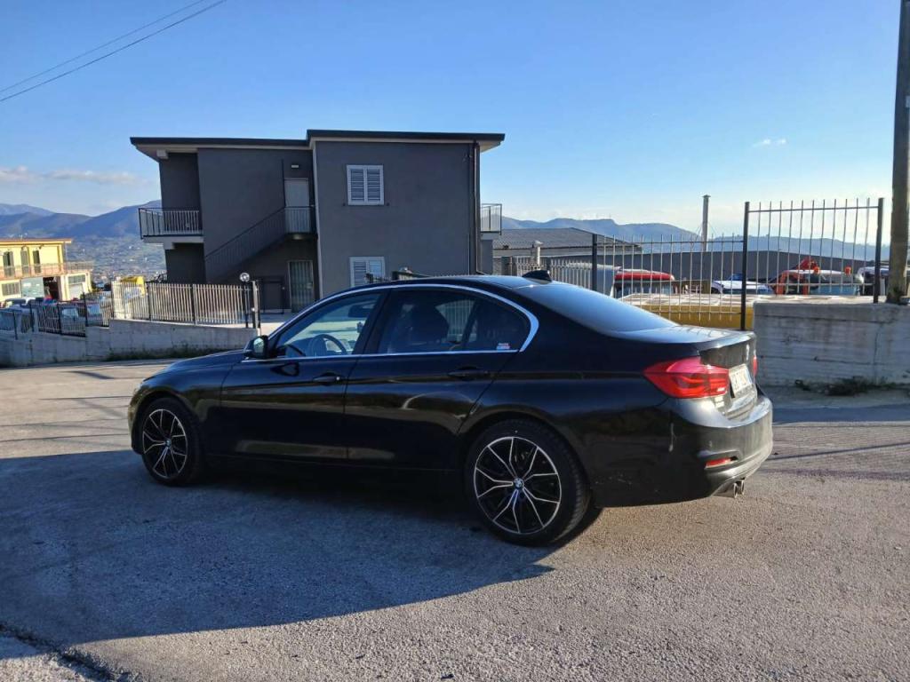 BMW SERIE 3 MODELLO 320D Foto 4