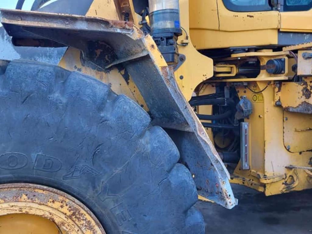 Volvo mudguards for Volvo L150G, L180G, L180G HL Foto 3