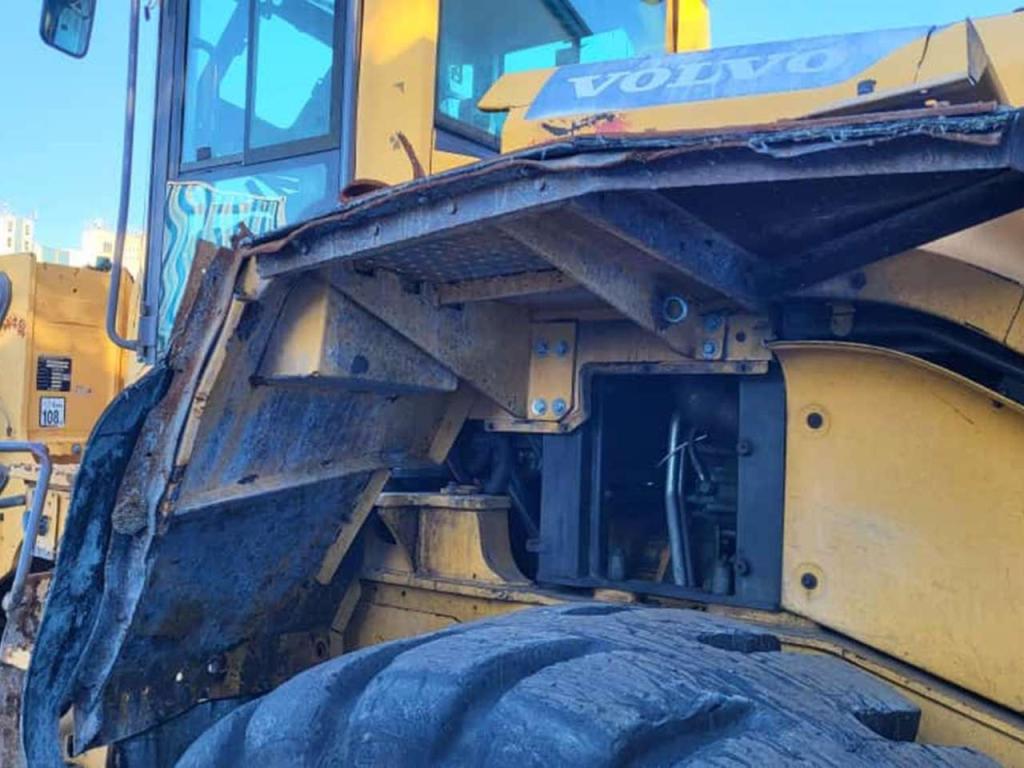 Volvo mudguards for Volvo L150G, L180G, L180G HL Foto 4
