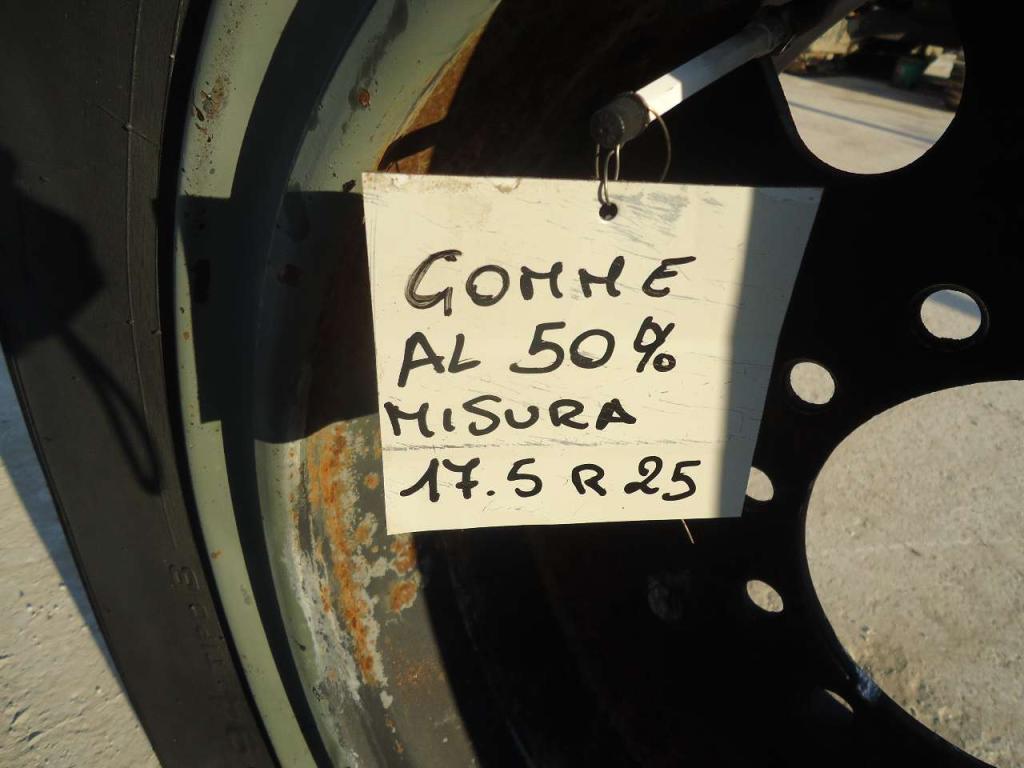 Pneumatico con Cerchio per MISURA 17.5 R25 Foto 6