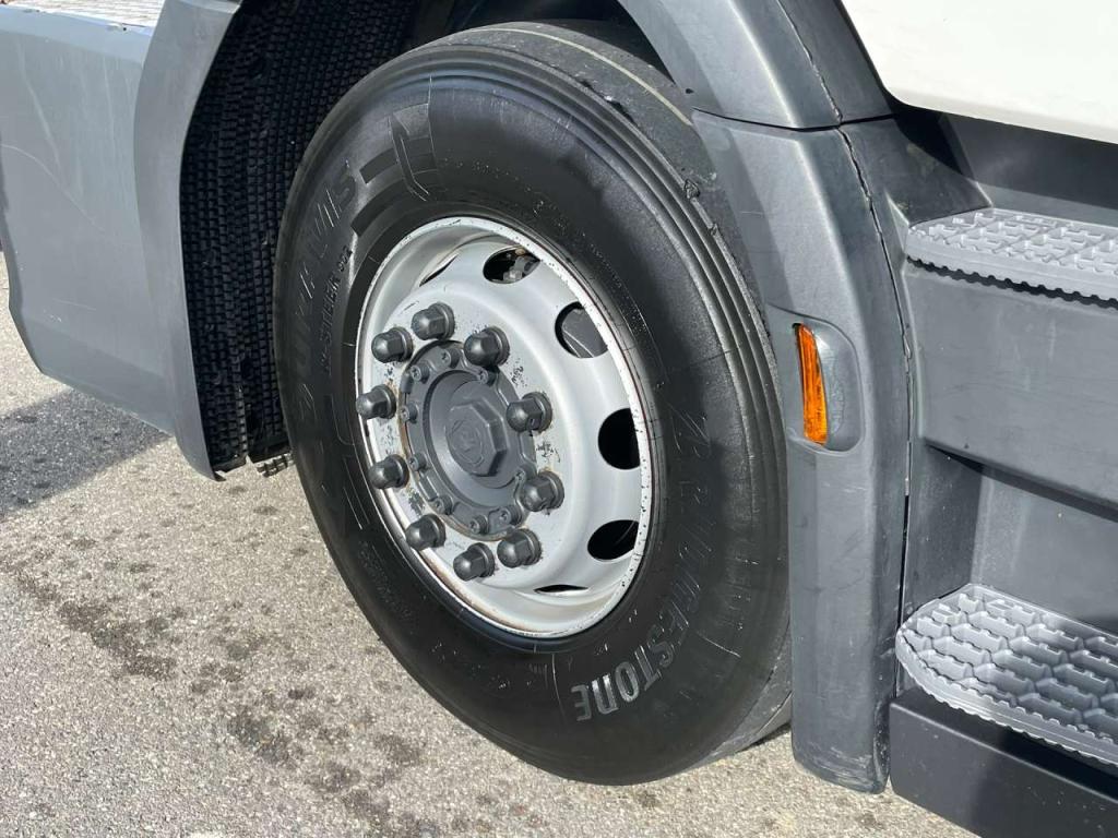 Scania P450 A4X2NA Foto 12
