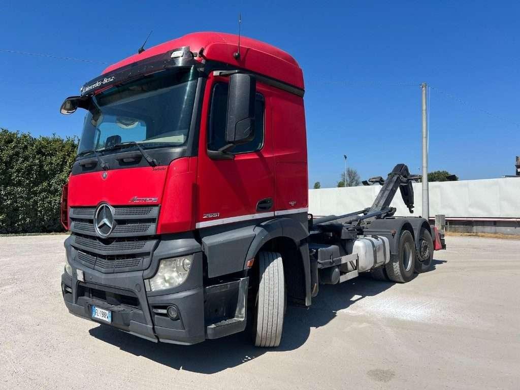 Mercedes-Benz Camion scarrabile Foto 1