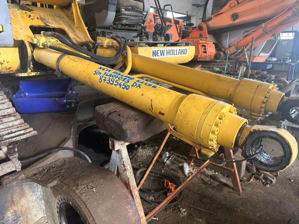 New Holland E215B Foto 10