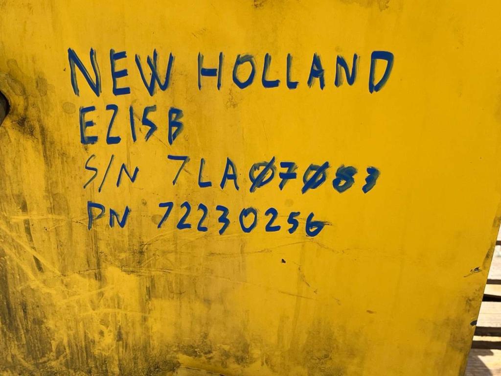 New Holland E215B Foto 21