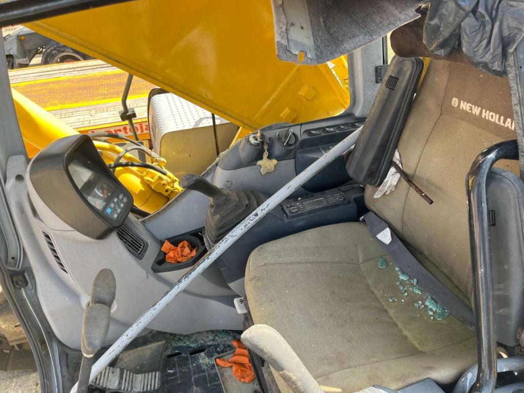 New Holland E215B Foto 3