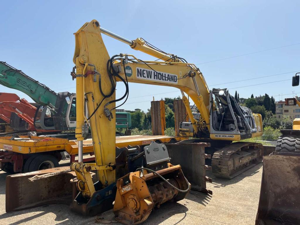 New Holland E215B Foto 6