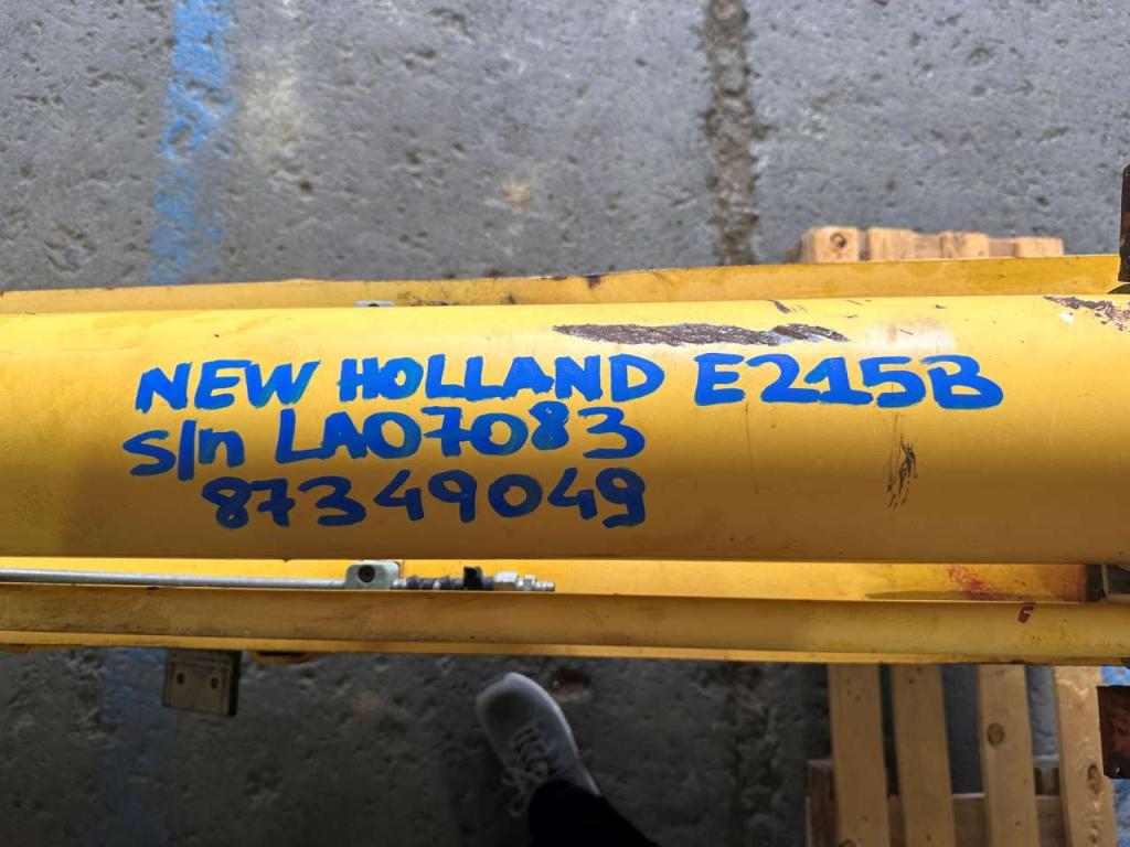 New Holland E215B Foto 8