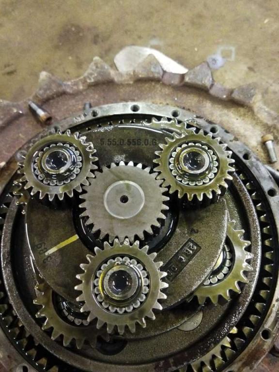 Riduttore di traino per JCB JS 330 Foto 4
