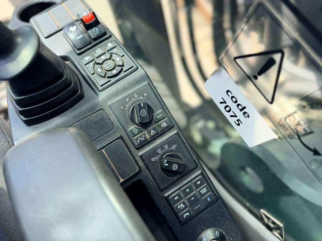 Volvo EC300E L Foto 9