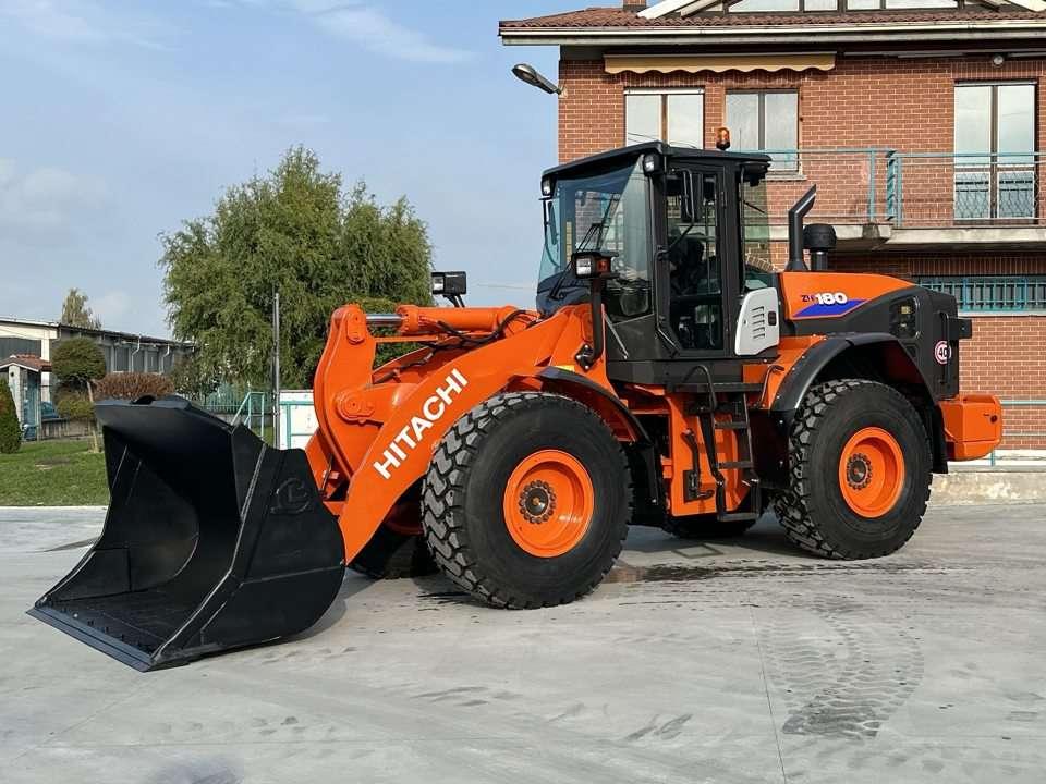 Hitachi ZW180-5B Foto 1