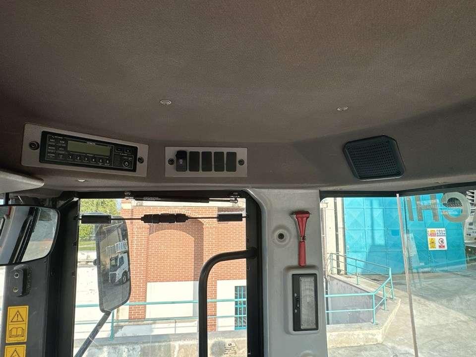 Hitachi ZW180-5B Foto 13