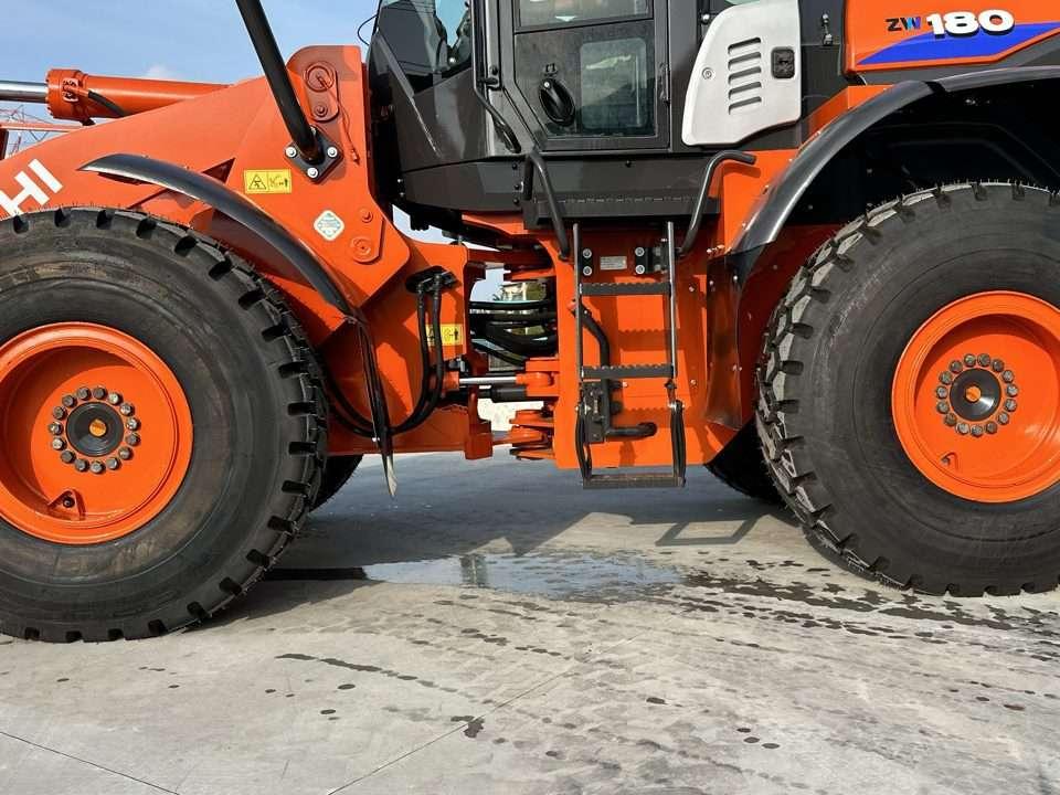 Hitachi ZW180-5B Foto 4
