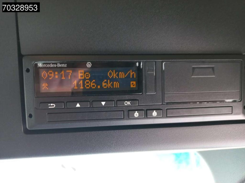 Mercedes Actros 1842 4X2 RHD Unused! ClassicSpace Foto 23