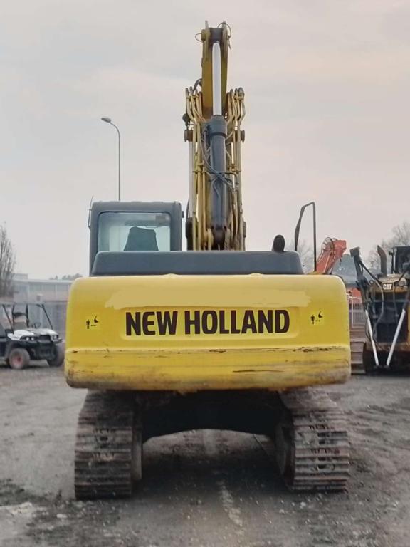 New Holland E215 Foto 4