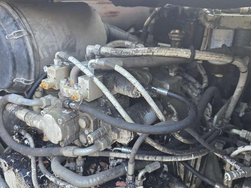 Liebherr R954B HD Foto 15
