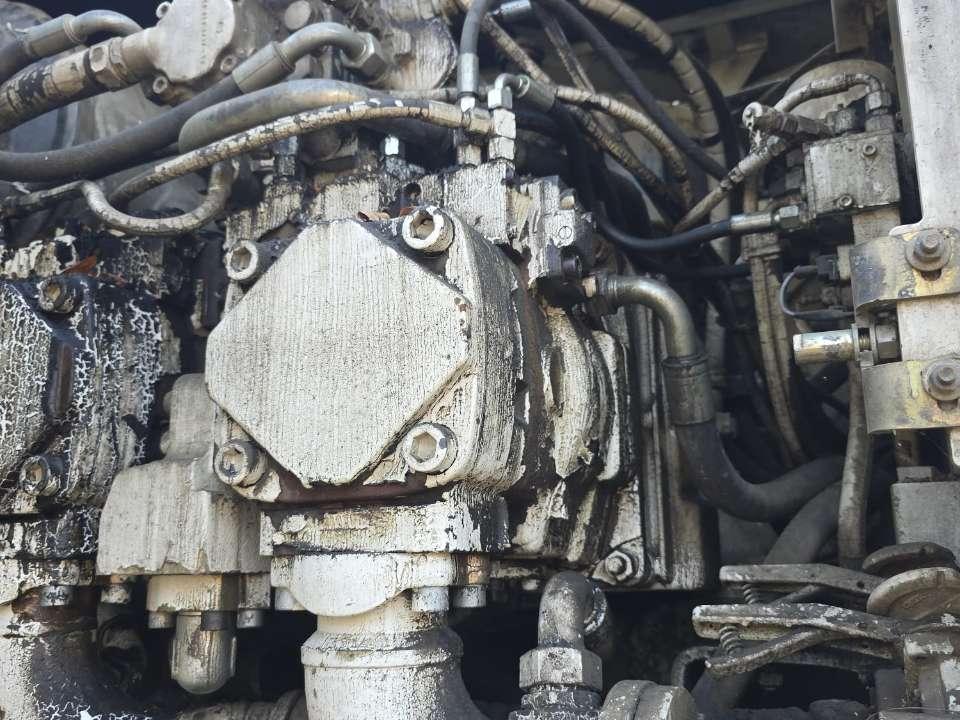 Liebherr R954B HD Foto 16