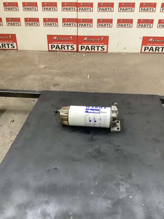 Supporto filtro gasolio per New Holland E 385 Foto 3