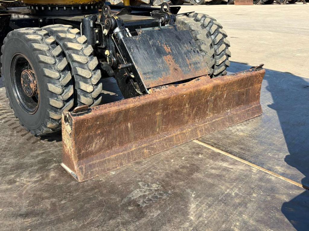 Caterpillar M313D VA - Outriggers + Blade Foto 17