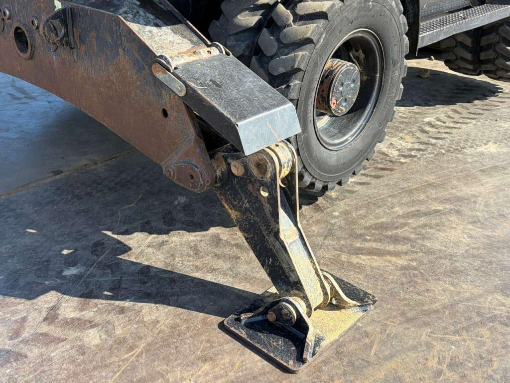 Caterpillar M313D VA - Outriggers + Blade Foto 18